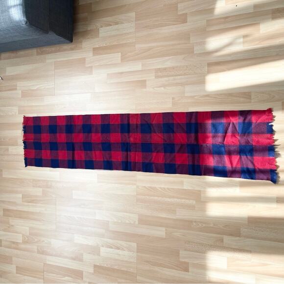 Sambrooks Limited Wool Plaid Scarf Unisex Red And Navy Blue - Picture 4 of 4